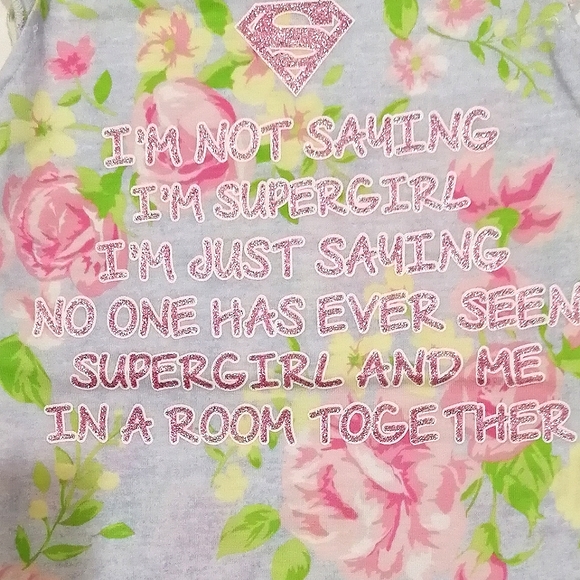 🔥SALE🔥 Supergirl DC Comics Floral Baby Girl's Onesie NWT Size 9-12 Months - Picture 2 of 5